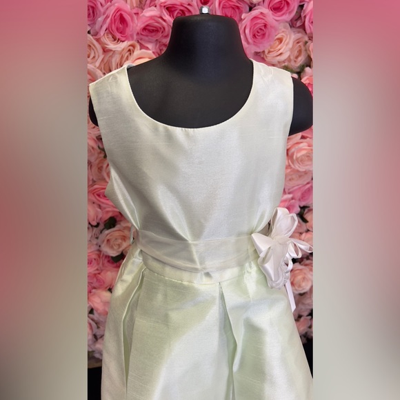 Little Girls Mint Shantung Fabric Size 8 Dress # MBK314 - Picture 7 of 8